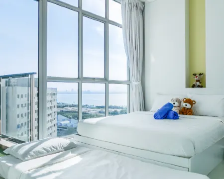 Georgetown Penang Family 2BR Seaview Suite Hotels in Jelutong