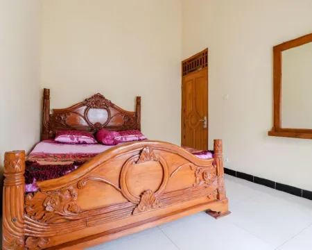 Dewisri Homestay Hotels in Pajangan