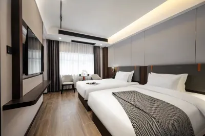 Lusen Smart Hotel (Railway Station Luxury Clothing City) 주저우/주주 주변 호텔