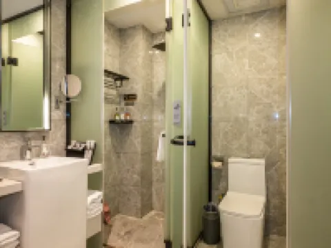 Borrman Hotel (Chibi Sanguo Pedestrian Street) Hotels in Chibi