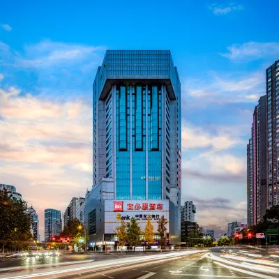 Ibis Hotel (Chengdu Wide and Narrow Alleys Central Hotel) Hotels near Luomashi Station