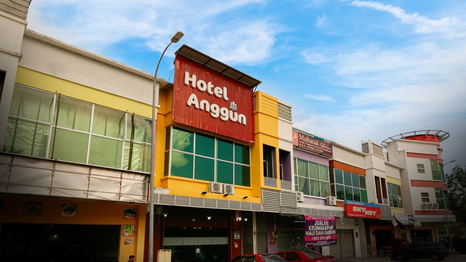Swing & Pillows @ Anggun Hotel Seri Iskandar, Ipoh