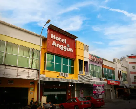 Anggun Hotel Hotels in Bota