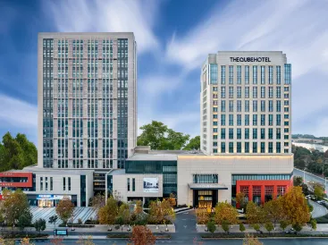 THE QUBE HOTEL ANQING