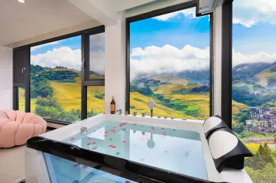 Enjoy the panoramic view of the rice fields (Longsheng Longji Terraces Branch)