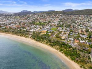 Beach House Bellerive Hobart Eastern Shore