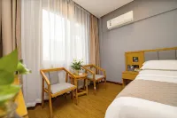 Yibin Kaifeng Hotel