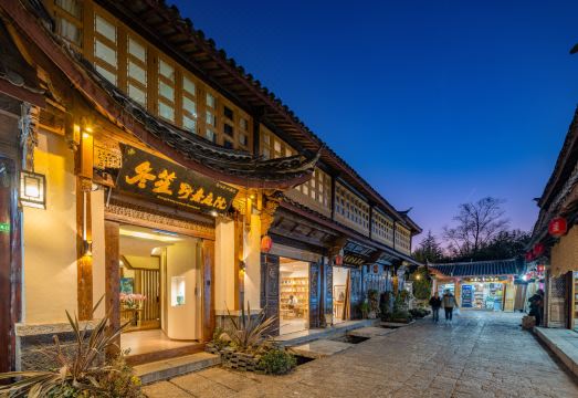 동성 와일드 럭셔리 코트야드 호텔의 2층 전망