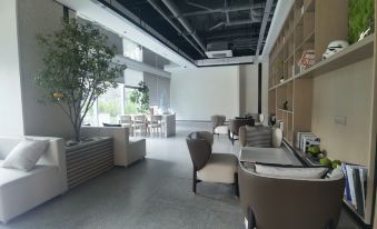 Wanmao Executive Apartment (Longgang Vanke Plaza Jixiang Subway Station)