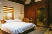 Mo Wen Qi She B&B