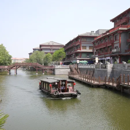 Weifeng Hotel (Xuchang Caowei Ancient City Fat Donglai Times Square Branch)