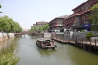 Weifeng Hotel (Xuchang Caowei Ancient City Fat Donglai Times Square Branch)