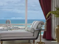 فندق سانت ريجيس أبوظبي Hotels near كاسر الأمواج في أبوظبي