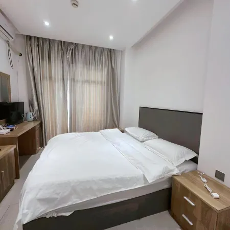 Lian Hotel