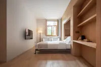 Taoyi Red Mud Hotel (Taoxichuan Cultural and Creative Block Store)