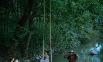 Anji Qixin Mountain Hidden Valley Villa Mountain and Wild Hot Spring Travel Photography Stay
