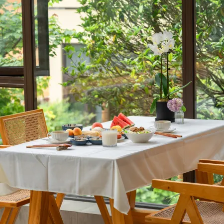 Hailuogou Shanzhiye Private Hot Spring Homestay