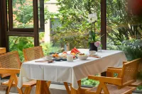 Hailuogou Shanzhiye Private Hot Spring Homestay