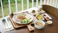 บ้านไร่สันติสุข - พร้อมอาหารเช้า