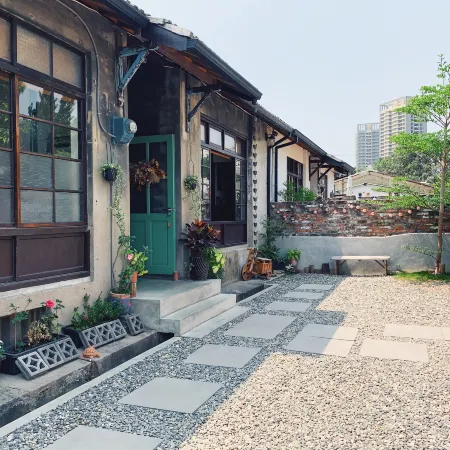 Juandaiqi Guesthouse Отели рядом с достопримечательностью «Железнодорожная станция Фэншань»