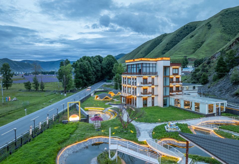 hotel overview picture
