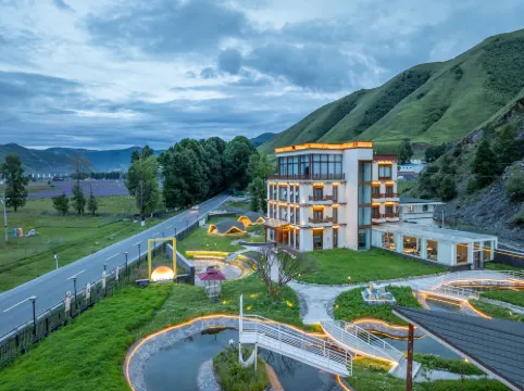 THEISLAND  OFTHE  GRASSLANDS