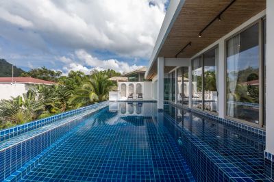 屋外プール アマラグランドブリュプーケットの写真