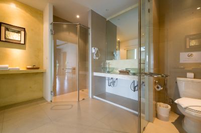 デラックスパーシャルオーシャンビュースイート(プール) アマラグランドブリュプーケットの写真