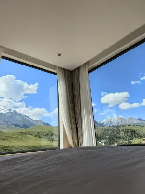 Litang Genie Zebamanxiangju Homestay Отели рядом с достопримечательностью «Новая холодильная древняя храм»