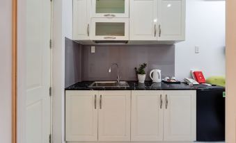 Lotus Hotel 18 Nguyen Phi Khanh