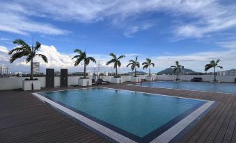 Comfy 3-Bedrooms Apartment at Meritus Residensi