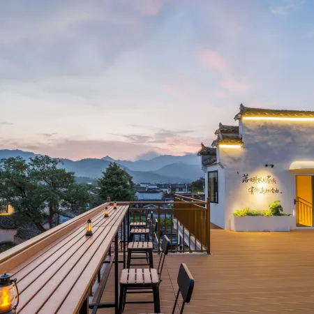 Hongcun Lane Wang·Light Luxury Holiday Homestay (Yuenuma Branch)