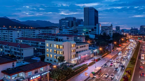 Floral Hotel·Yuehaiyuan Hotel (Weihai Liugong Island Photo Frame Branch)