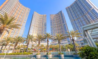 Gold Coast PIK Apartments by HostJess