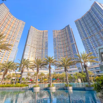 Gold Coast PIK Apartments by HostJess Отели рядом с достопримечательностью «Торговый центр PIK Avenue»