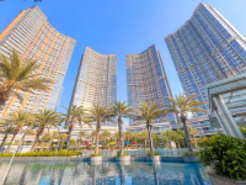 Gold Coast PIK Apartments by HostJess Hotels near بيك أفينيو