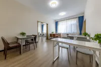 이롱 R.윤 호텔 (우란차부 펑전 기차역) 펑전 호텔