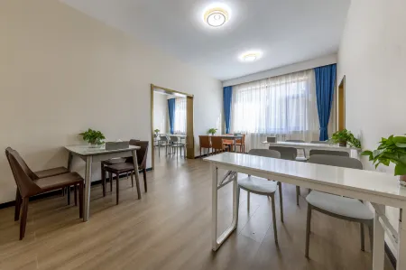 Elong R.YUN Hotel (Wulanchabu Fengzhen Railway Station)