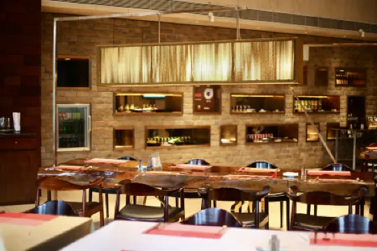 DoubleTree by Hilton Guangzhou Отели рядом с достопримечательностью «National Government Former Site»