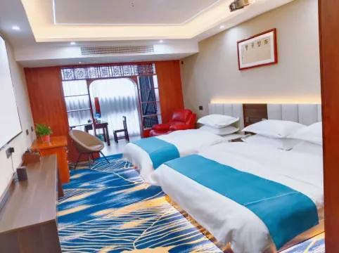 Xixia Lanyun Business Hotel (Nanyang Vocational College)