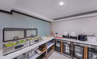 Jingxi hotel(Luoyang Railway Station, Guohua Road Subway Station)