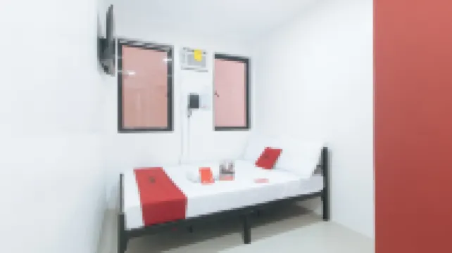 RedDoorz @ El Grande Inn Santa Cruz Manila Hotels near University of Santo Tomas (UST)