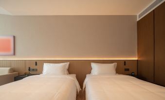 Mossland Hotel