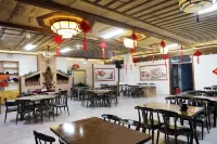 Xuegu Jinze Cold Spring Town (China Xuegu Scenic Area) - avec sources thermales