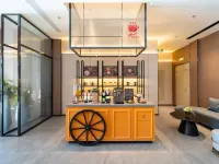 Homeinn Plus Hotel (Ulanhot Hezhan Middle School)