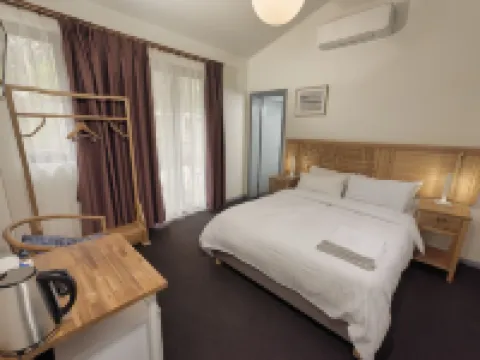 Sinofield Edu-Retreat Hotels in Leura