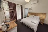 Sinofield Edu-Retreat Hotels in Leura