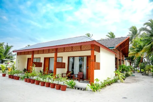 Rattehi Inn at Rakeedhoo Hotels in Felidhoo