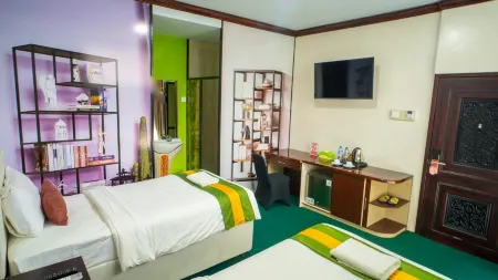 Qubah 9 Hotel kendari Отели в г. Baruga