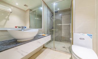 Yunfu Eurasia Business Hotel (City Hall)